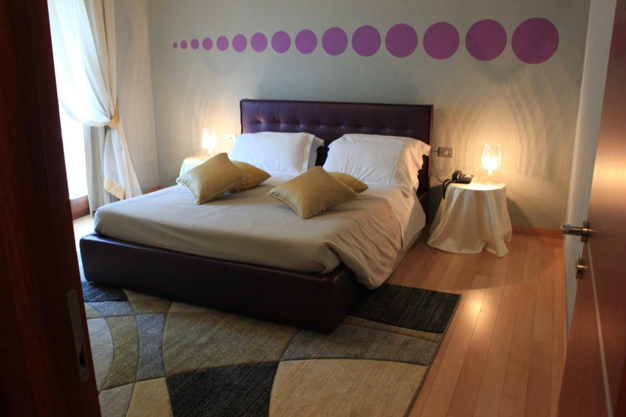 Il Castello Di Lovere Hotel Ngoại thất bức ảnh
