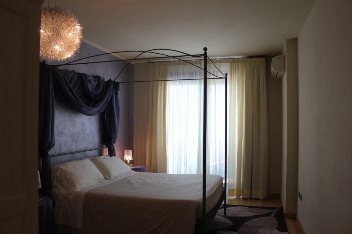 Il Castello Di Lovere Hotel Ngoại thất bức ảnh