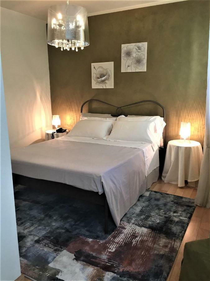 Il Castello Di Lovere Hotel Ngoại thất bức ảnh